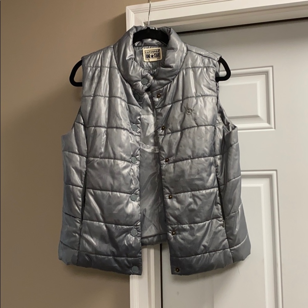 Converse gray vest